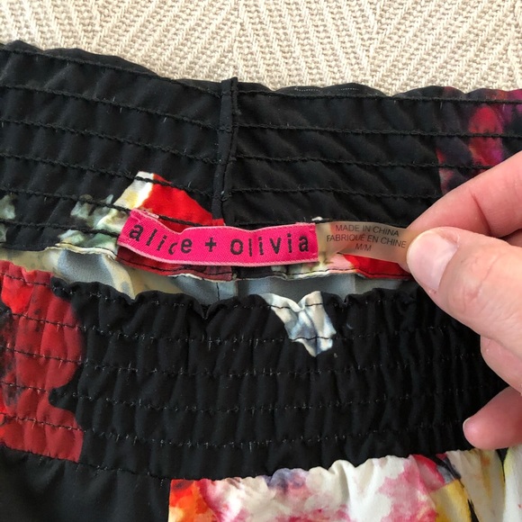 Alice + Olivia Floral Shorts - Picture 3 of 6
